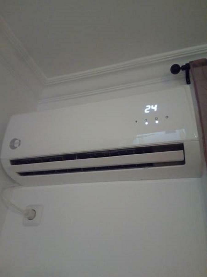 Comfortable Inexpensive Apartmets Near Metro Aten Exteriör bild
