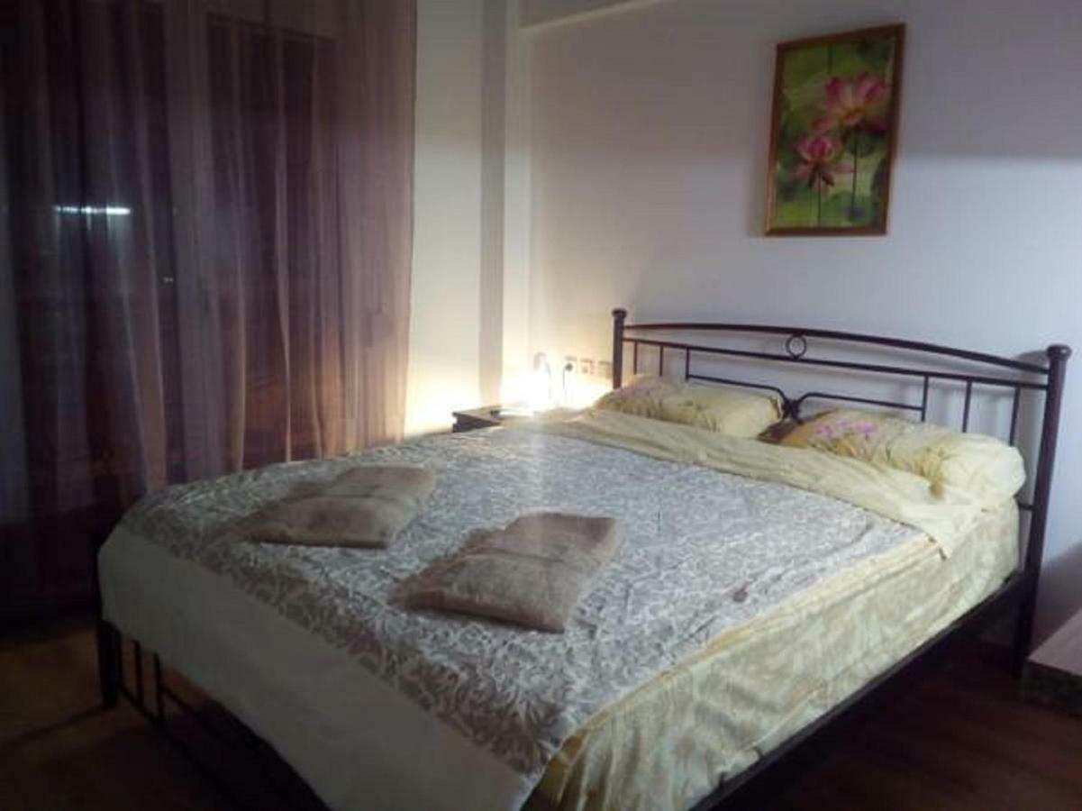 Comfortable Inexpensive Apartmets Near Metro Aten Exteriör bild